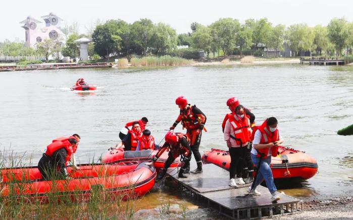 以練備戰(zhàn),來(lái)看全省這場(chǎng)100余人的防汛演練!